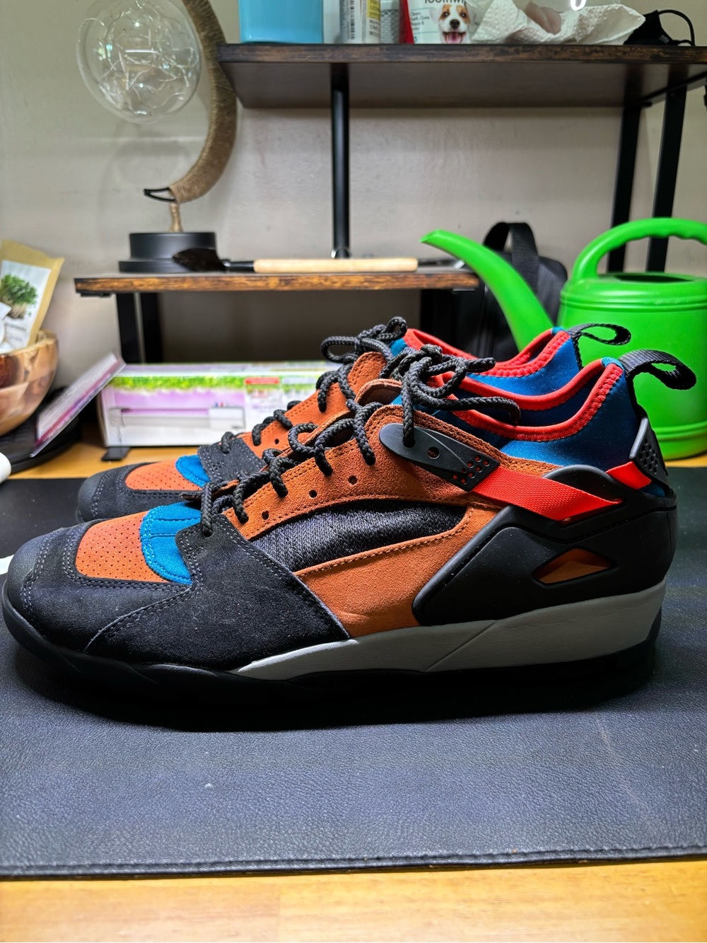 NIKE AIR REVADERCHI / DARK RUSSET GREEN ABYSS MENS SNEAKERS.